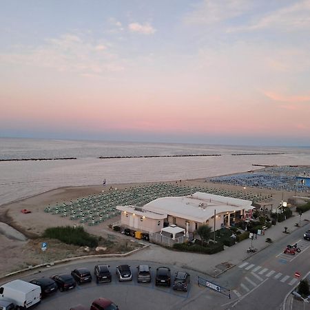 Apartmán Attico Fronte Mare Martinsicuro Exteriér fotografie