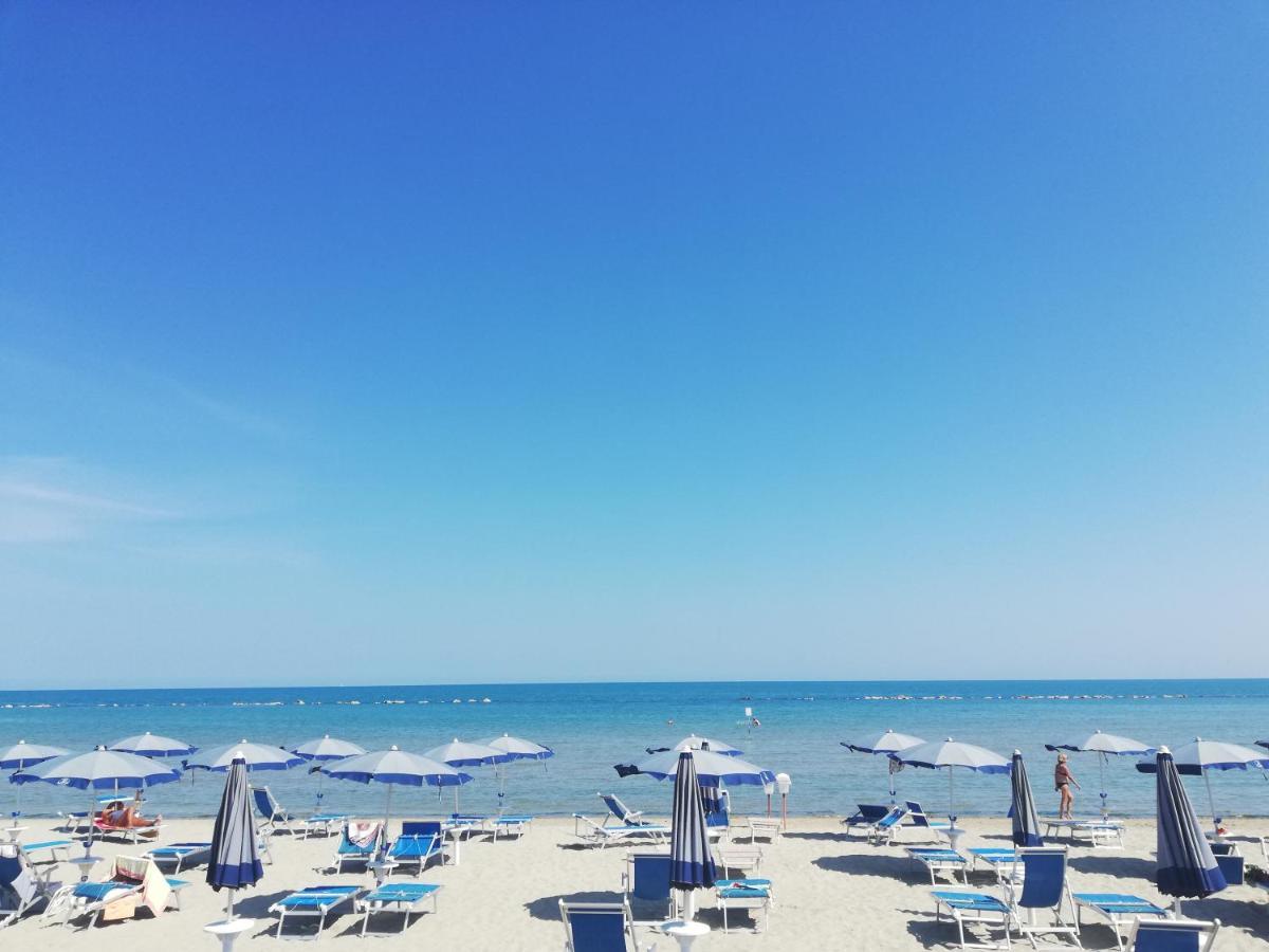 Apartmán Attico Fronte Mare Martinsicuro Exteriér fotografie
