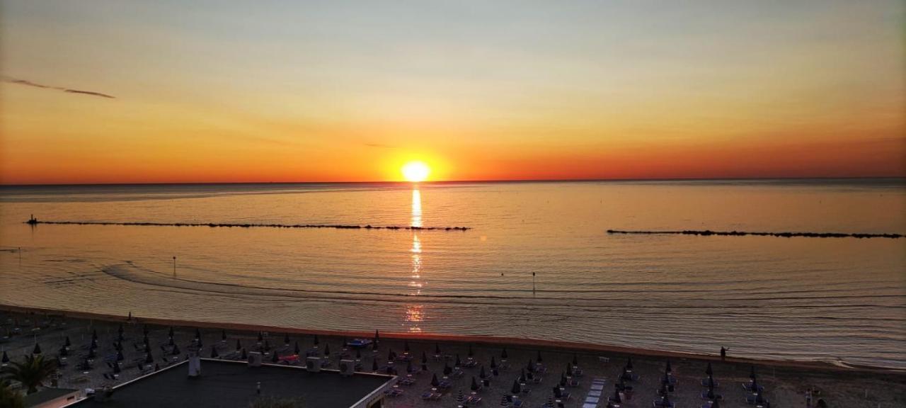 Apartmán Attico Fronte Mare Martinsicuro Exteriér fotografie