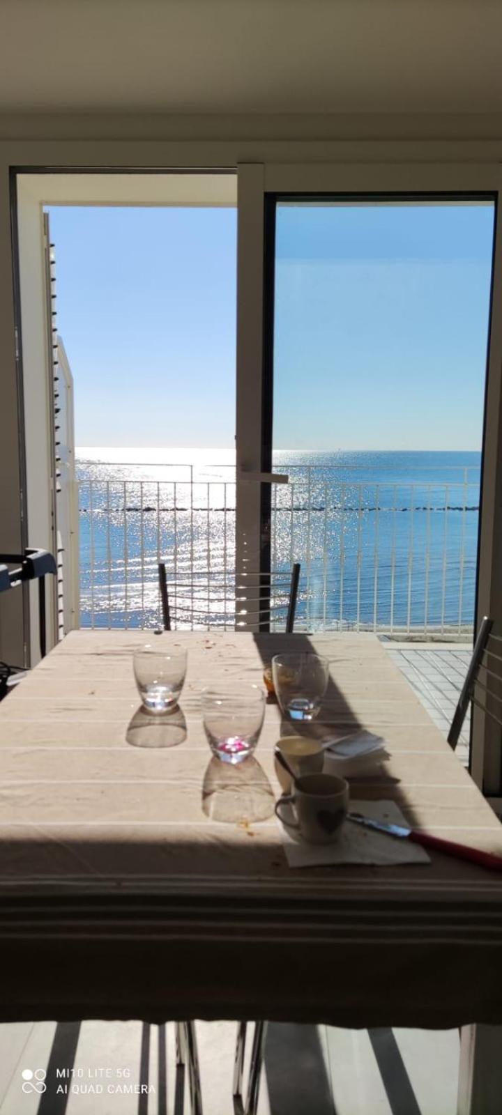 Apartmán Attico Fronte Mare Martinsicuro Exteriér fotografie