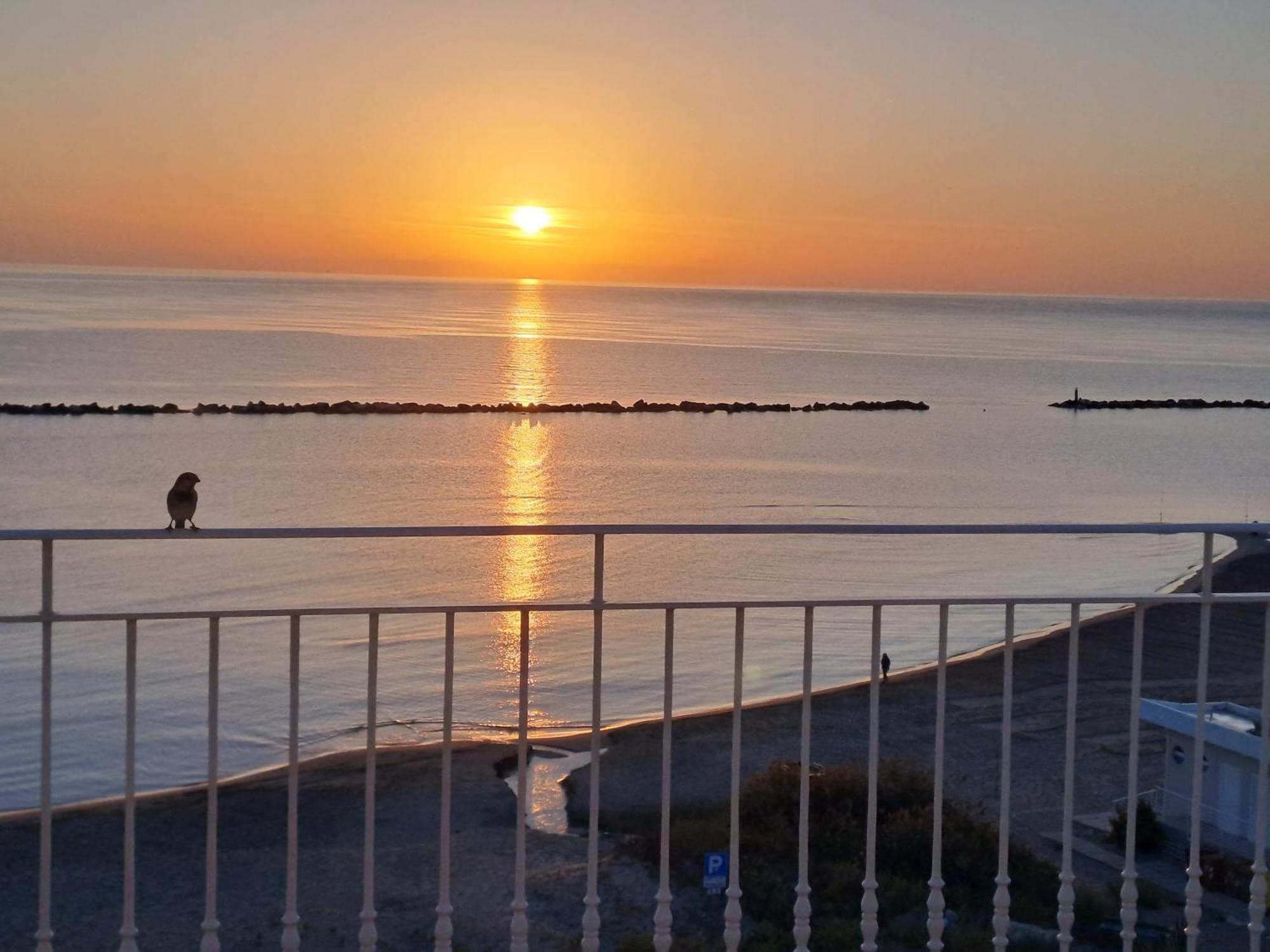 Apartmán Attico Fronte Mare Martinsicuro Exteriér fotografie