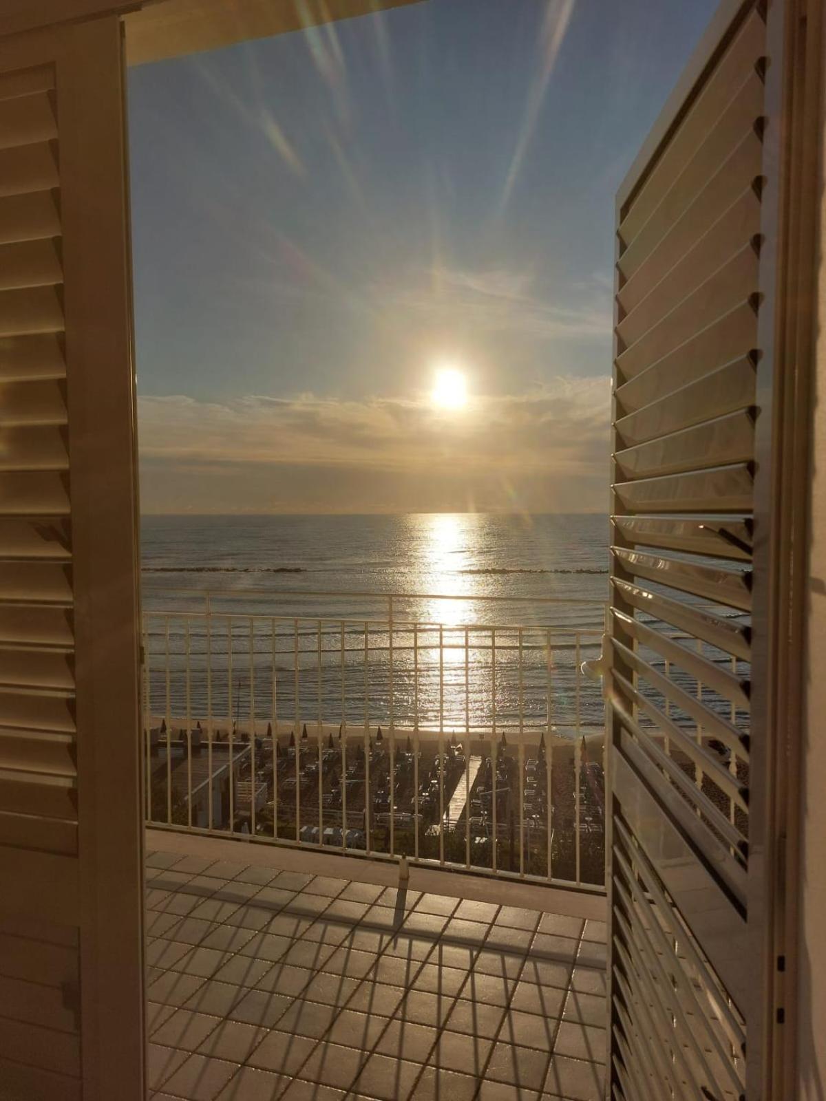 Apartmán Attico Fronte Mare Martinsicuro Exteriér fotografie