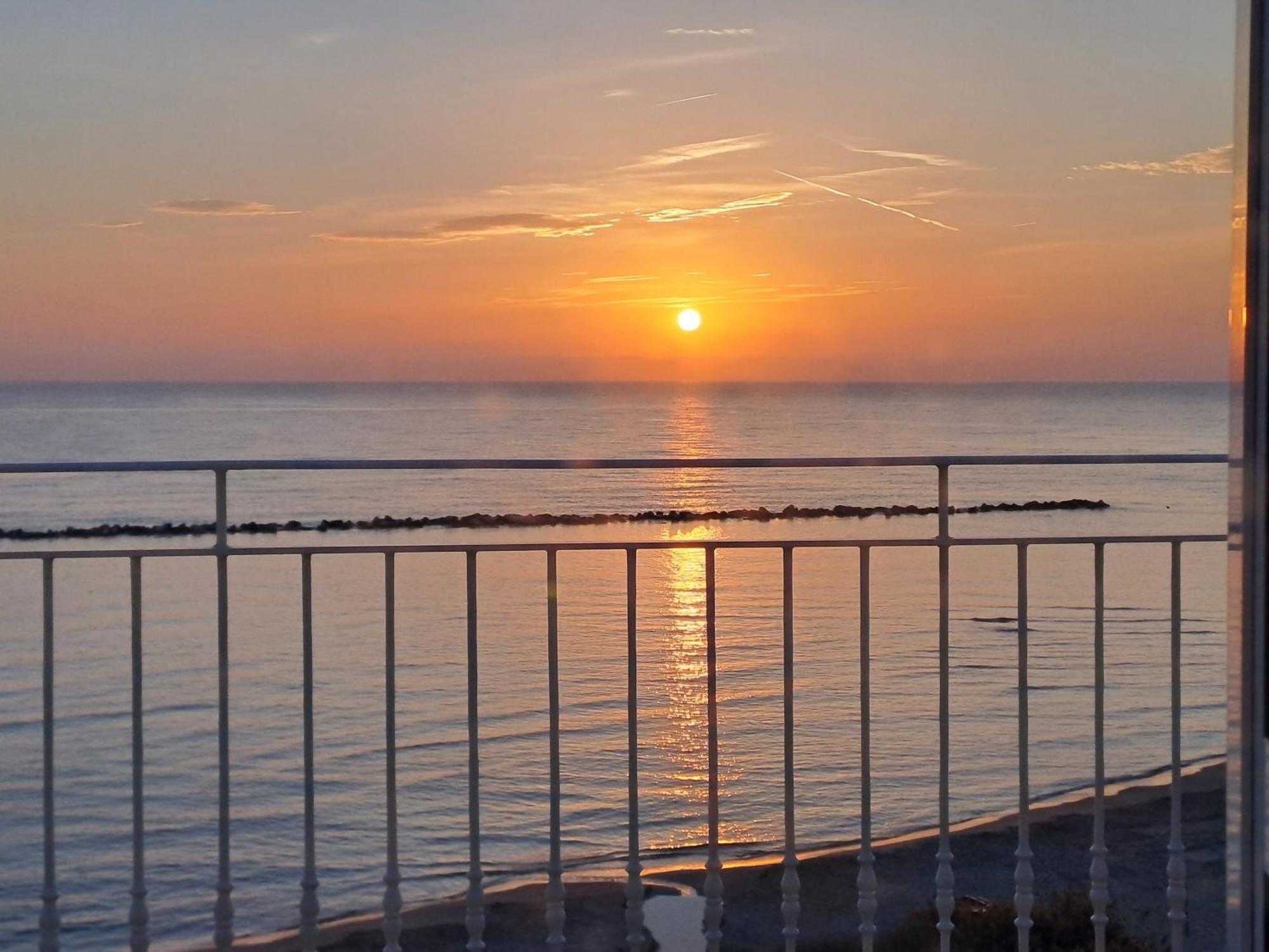 Apartmán Attico Fronte Mare Martinsicuro Exteriér fotografie