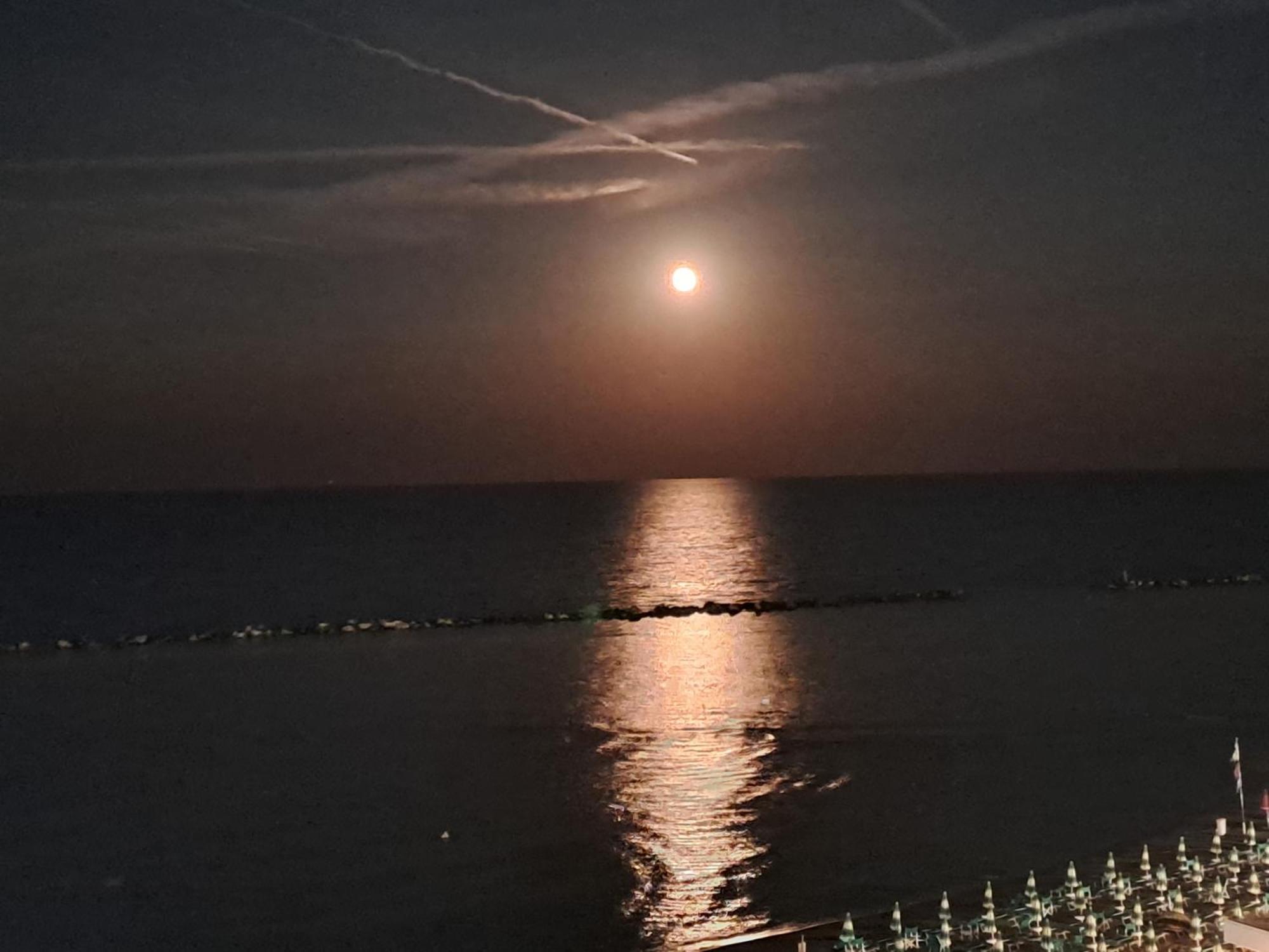 Apartmán Attico Fronte Mare Martinsicuro Exteriér fotografie