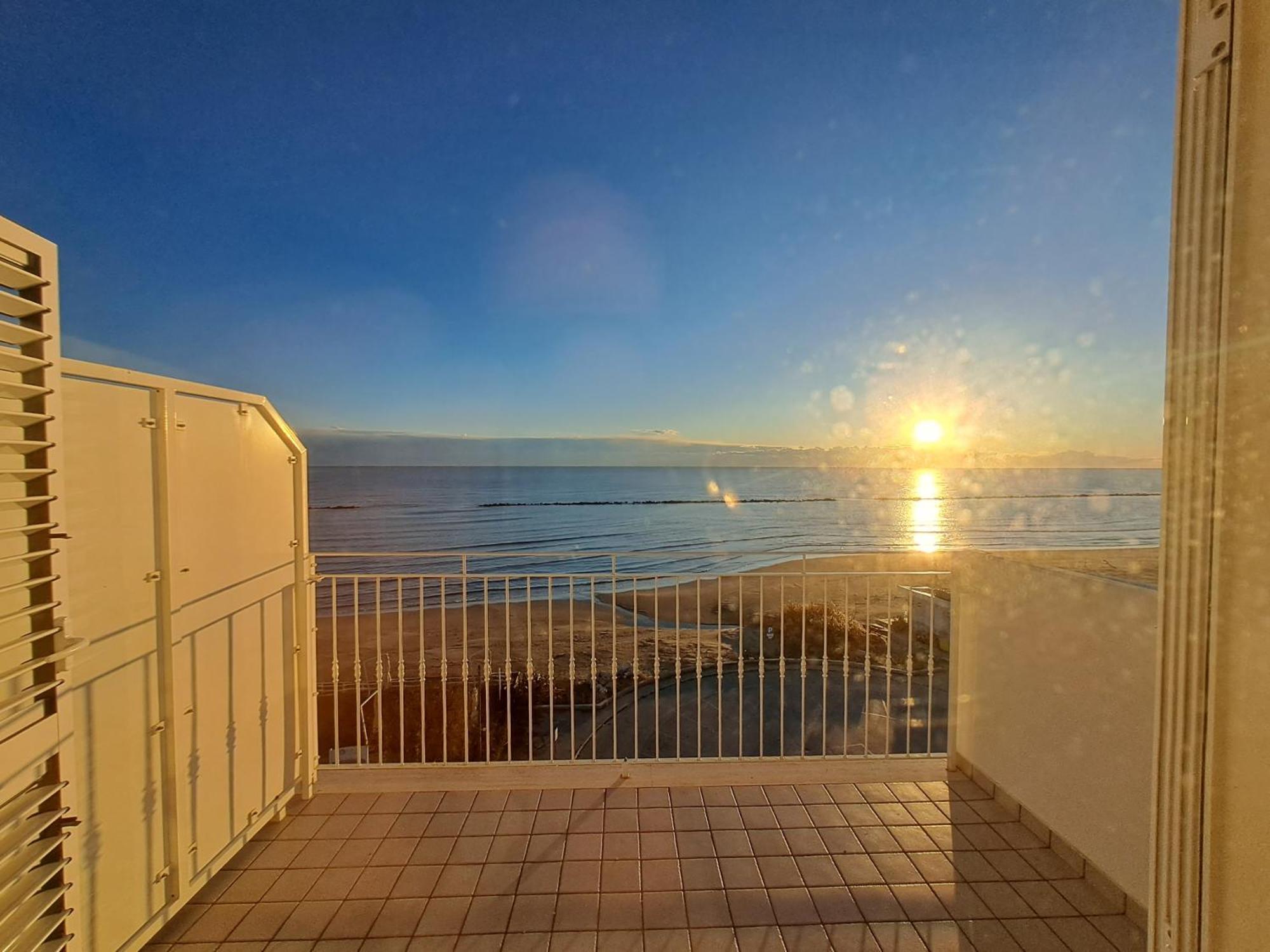 Apartmán Attico Fronte Mare Martinsicuro Exteriér fotografie